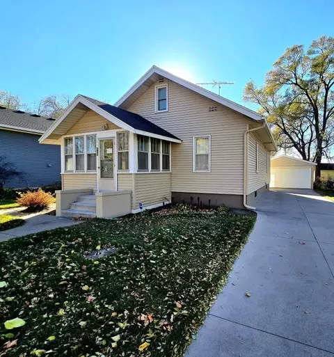 117 Columbia Ave NE, Saint Cloud, MN 56304