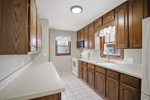 803 12th Ave SE, Austin, MN 55912 photo 4