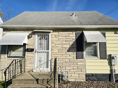 608 12th St NE, Austin, MN 55912
