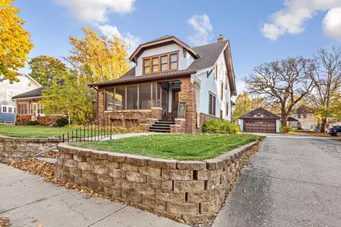 233 E School St, Owatonna, MN 55060