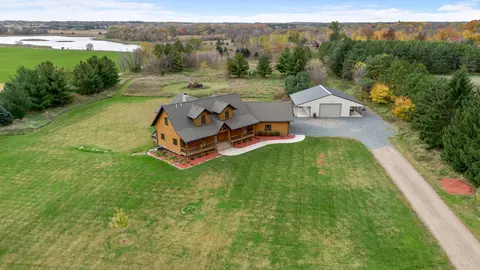 13745 Panola Dr, Lindstrom, MN 55045