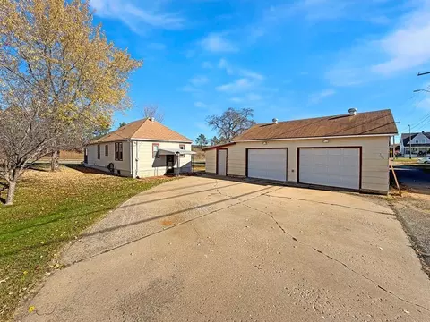 206 Corey Ave, Coleraine, MN 55722
