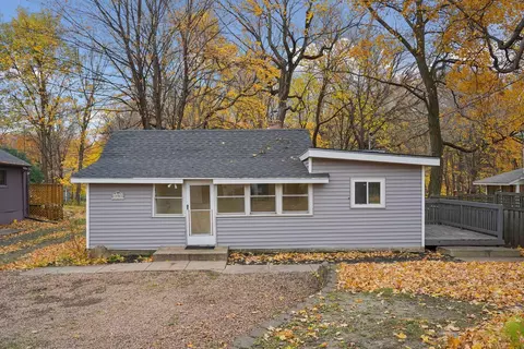 18965 Lake Ave, Deephaven, MN 55391