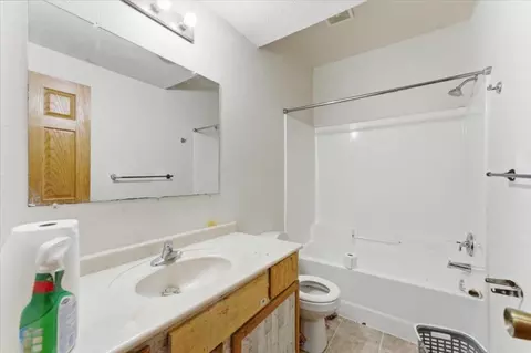 Bath - 1312 5th Ave S, Saint Cloud, MN 56301 photo 3 of 4