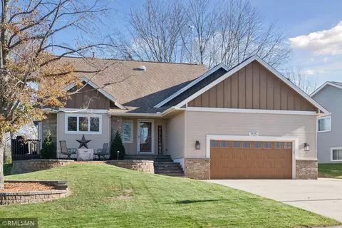 1725 White Oak Dr, Chaska, MN 55318