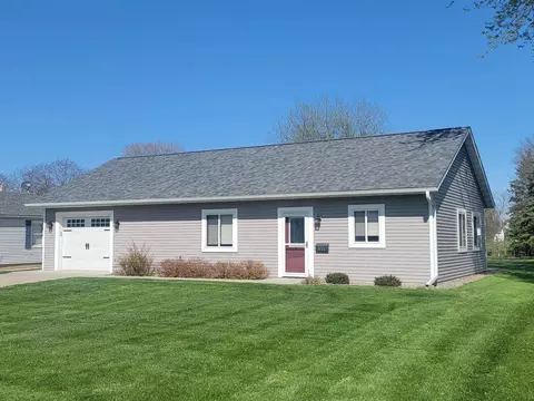 411 Bullis St, Kenyon, MN 55946