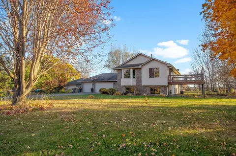 13561 279th St, Lindstrom, MN 55045