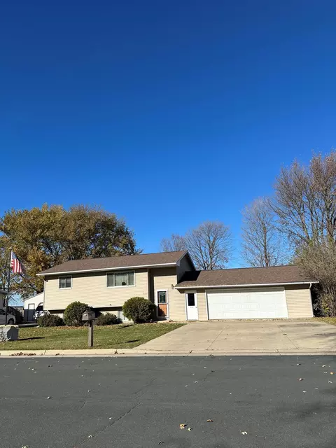 113 E Fairview St, Spring Valley, MN 55975