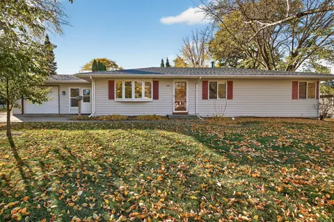 2101 W 89th St, Bloomington, MN 55431 photo 2