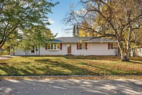2101 W 89th St, Bloomington, MN 55431
