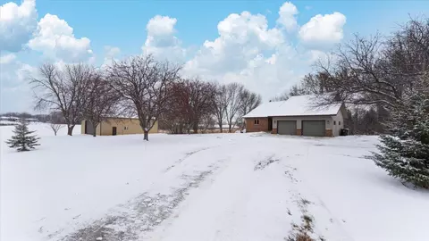 4221 75th St NW, Pennock, MN 56279