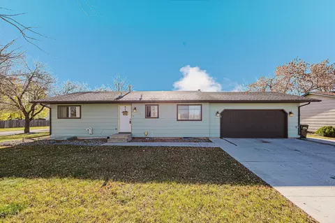 519 10th Ave E, West Fargo, ND 58078