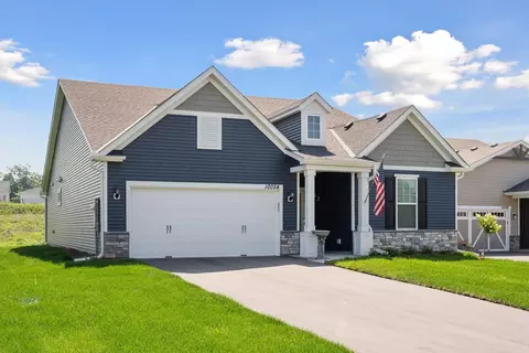 10054 Mulberry Ln, Rogers, MN 55374