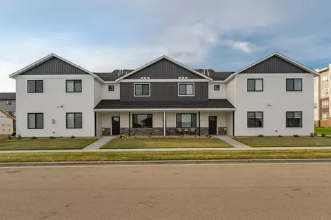 5211 Harvest Square Ln NW, Rochester, MN 55901