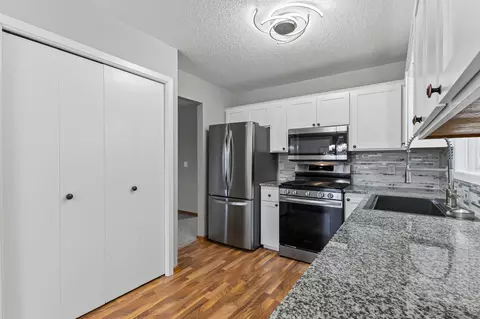 Kitchen - 8138 165th Ave, Becker, MN 55308 photo 2 of 3