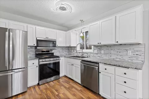 Kitchen - 8138 165th Ave, Becker, MN 55308 photo 1 of 3