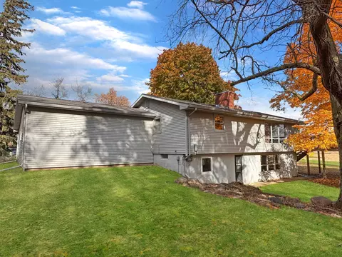 Exterior - 514 E Hollett St, Tracy, MN 56175 photo 4 of 7