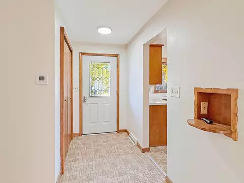 Entry Way - 514 E Hollett St, Tracy, MN 56175 photo 1 of 5