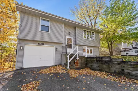 4437 Radnor Rd, Mound, MN 55364