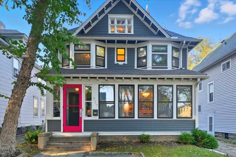 937 Hague Ave, Saint Paul, MN 55104