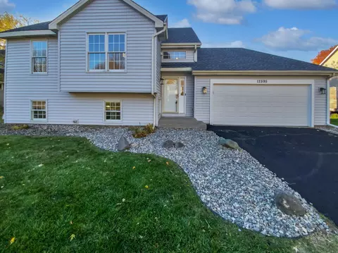 12595 Driftwood Ct, Apple Valley, MN 55124