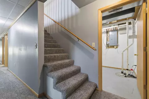 Entry Way - 721 Todd St, Brainerd, MN 56401 photo 6 of 7