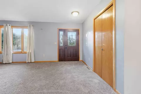 Entry Way - 721 Todd St, Brainerd, MN 56401 photo 4 of 7