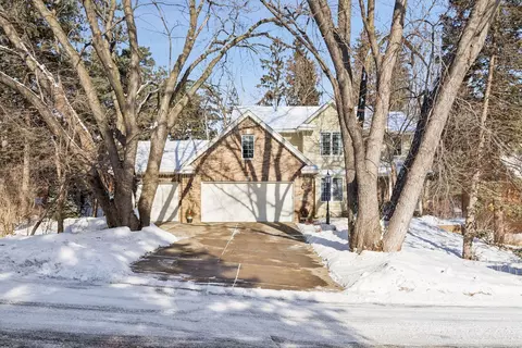 705 Valley View Ct, Shoreview, MN 55126