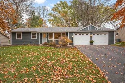 3708 Rolling View Dr, White Bear Lake, MN 55110