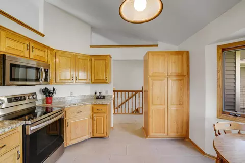Kitchen - 6505 119th Pl N, Champlin, MN 55316 photo 2 of 3