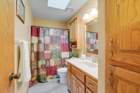 Bath - 6505 119th Pl N, Champlin, MN 55316 photo 2 of 3