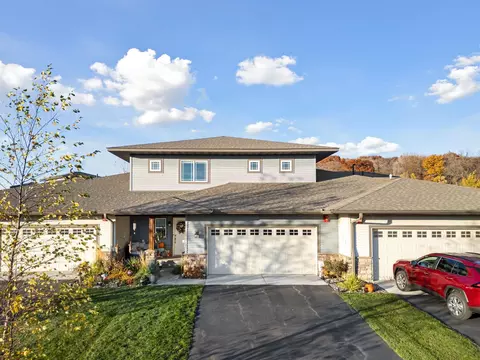 1102 Lorraine Ct, Carver, MN 55315