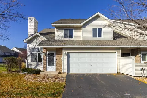 7050 49th St N, Oakdale, MN 55128