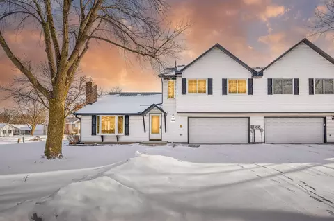 3691 Gershwin Ln N, Oakdale, MN 55128