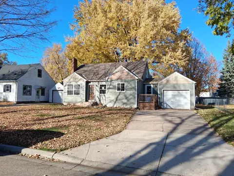 667 Madson Ave SW, Hutchinson, MN 55350