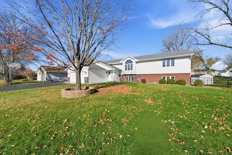 9100 Hampshire Ave N, Brooklyn Park, MN 55445