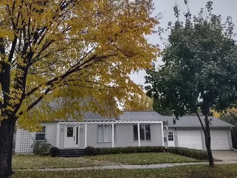 302 W 11th St, Morris, MN 56267