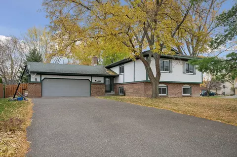 4384 Oakhurst Ave, Vadnais Heights, MN 55127