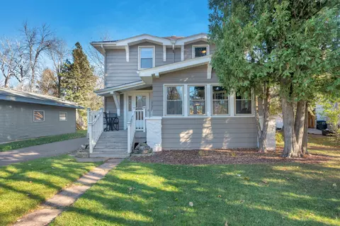 1822 Vermilion Rd, Duluth, MN 55803