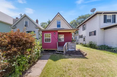 3712 W 4th St, Duluth, MN 55807