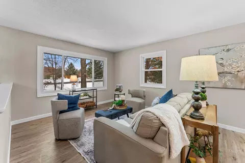 5610 Spencer Brook Dr NW, Cambridge, MN 55008