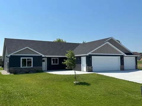 129 Highlands Blvd, Melrose, MN 56352
