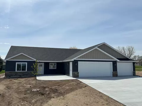 129 Highlands Blvd, Melrose, MN 56352