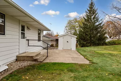 821 Valley View Rd, Faribault, MN 55021 photo 6
