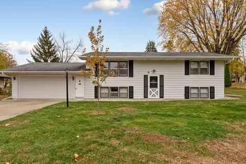821 Valley View Rd, Faribault, MN 55021 photo 3