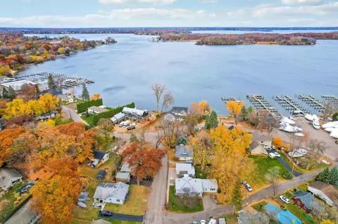 2515 Waseca Ave, Tonka Bay, MN 55331