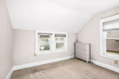 Bedroom - 3 W Linden St, Duluth, MN 55811 photo 7 of 8