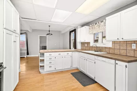 Kitchen - 3 W Linden St, Duluth, MN 55811 photo 1 of 1