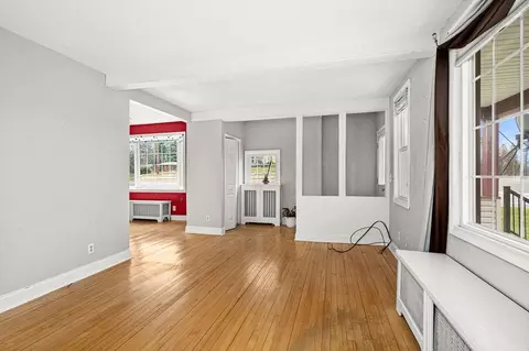 Living - 3 W Linden St, Duluth, MN 55811 photo 4 of 5