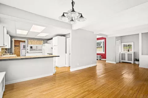 Living - 3 W Linden St, Duluth, MN 55811 photo 3 of 5